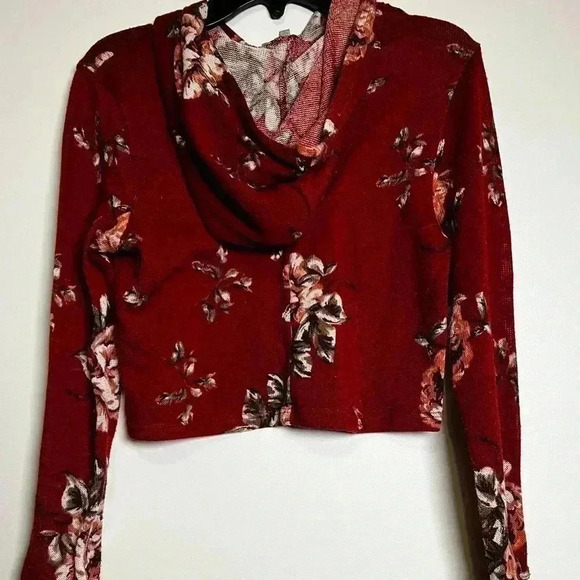 (3 for $10) Lot of 3 Juniors shirts/blouses Black and White and Burgun - Picture 3 of 7